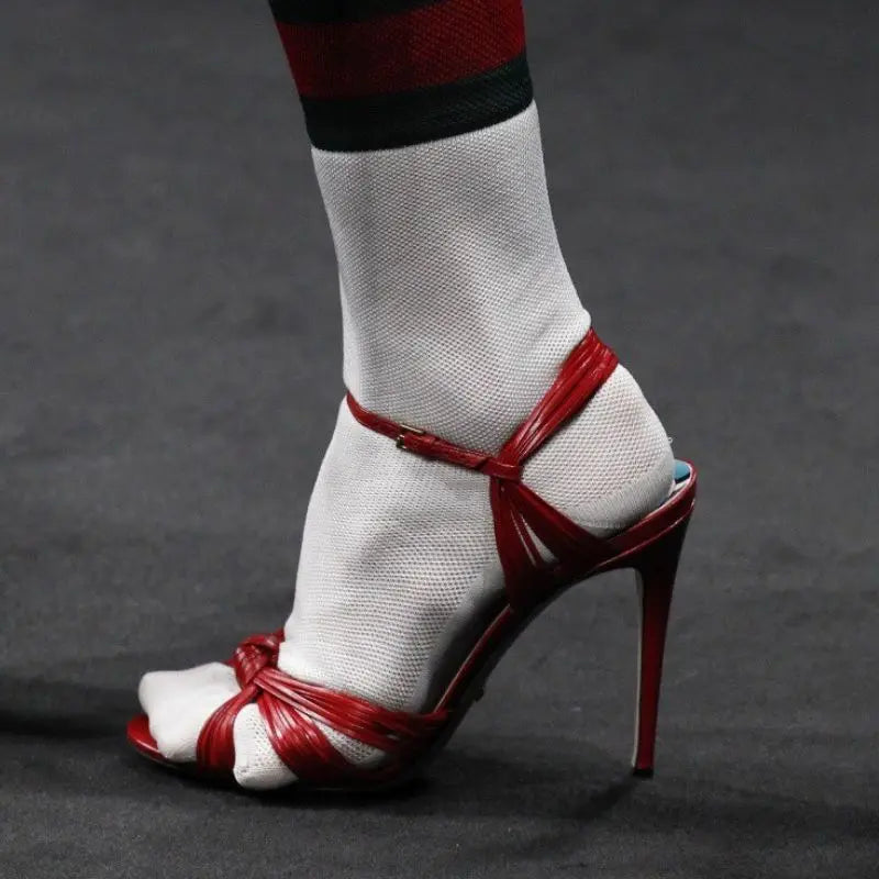 Lady Shoes  Strappy Sepatu Heels