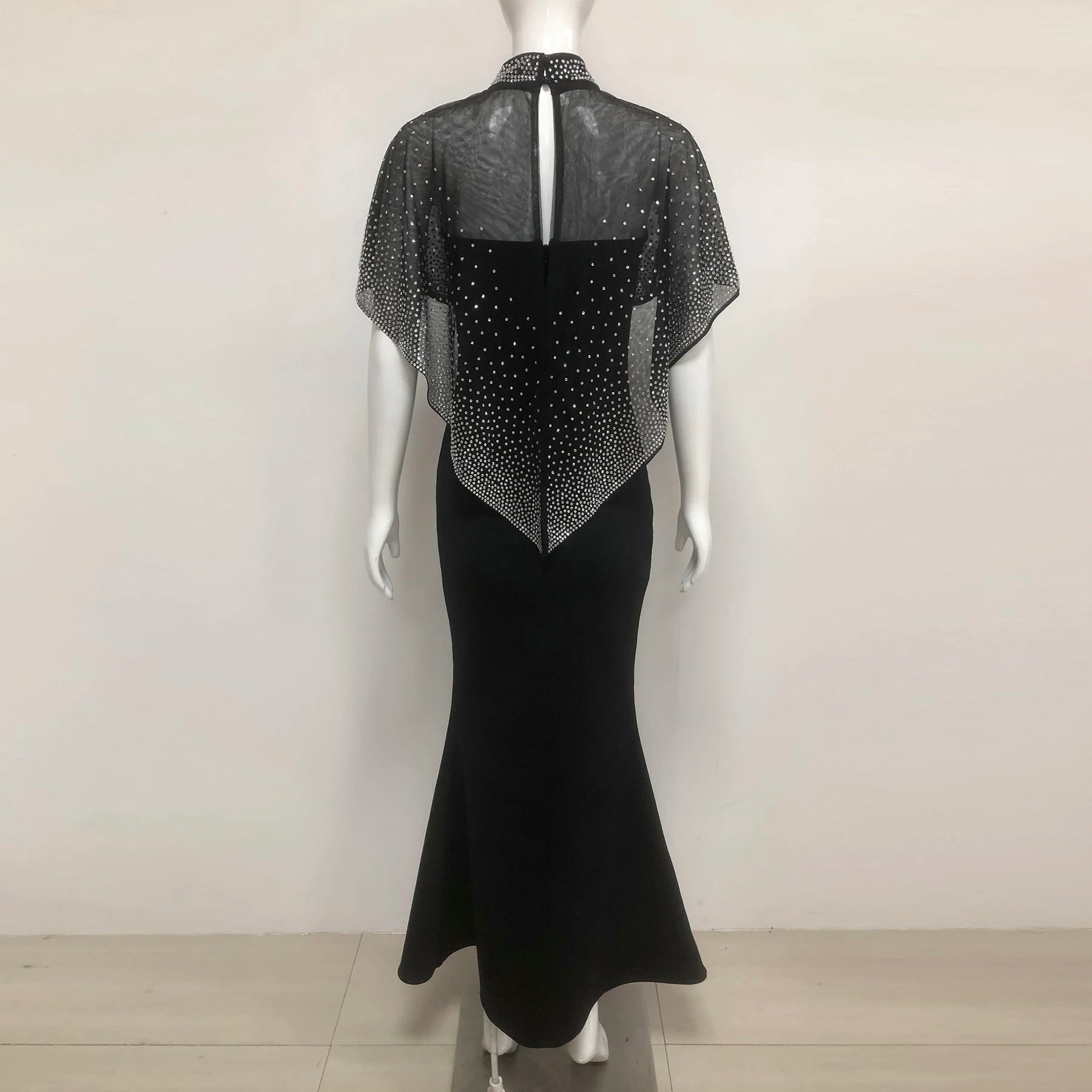 Luxury Black Mermaid Gown with Sparkling Diamond