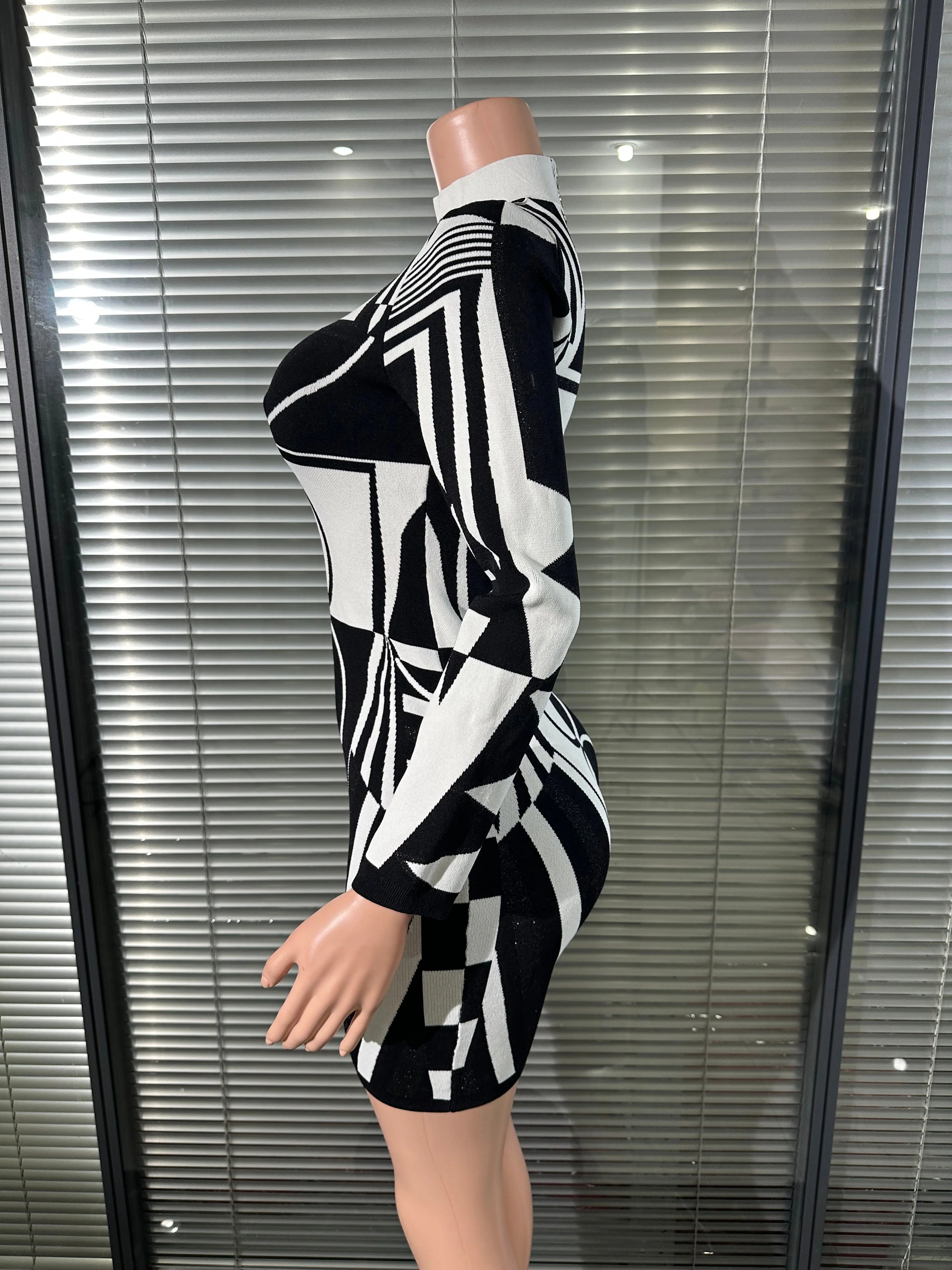 Elegant Black White Geometric Print Knit Mini Dress