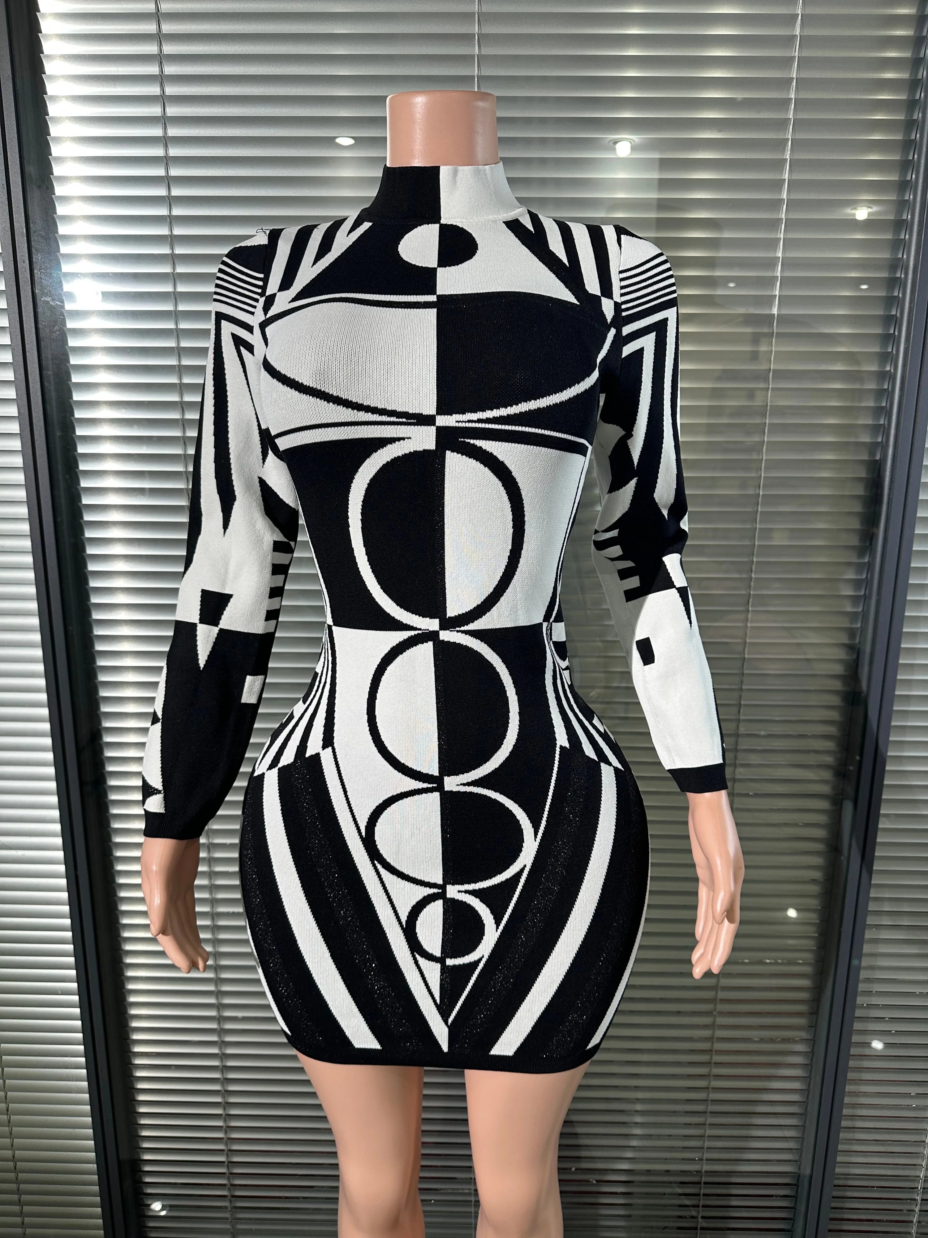 Elegant Black White Geometric Print Knit Mini Dress