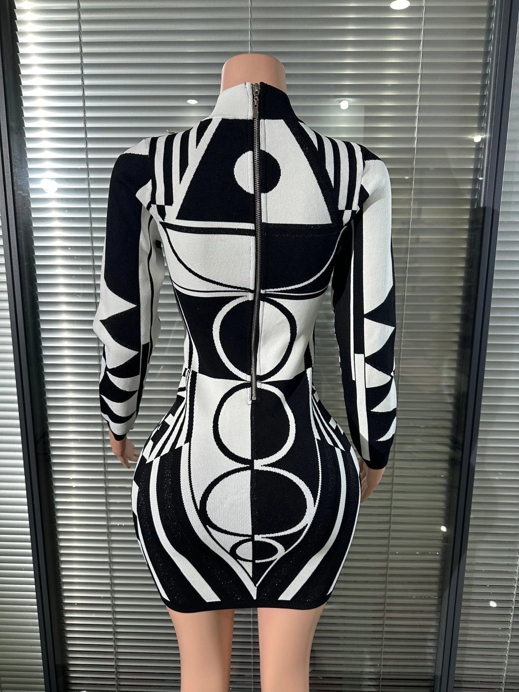 Elegant Black White Geometric Print Knit Mini Dress